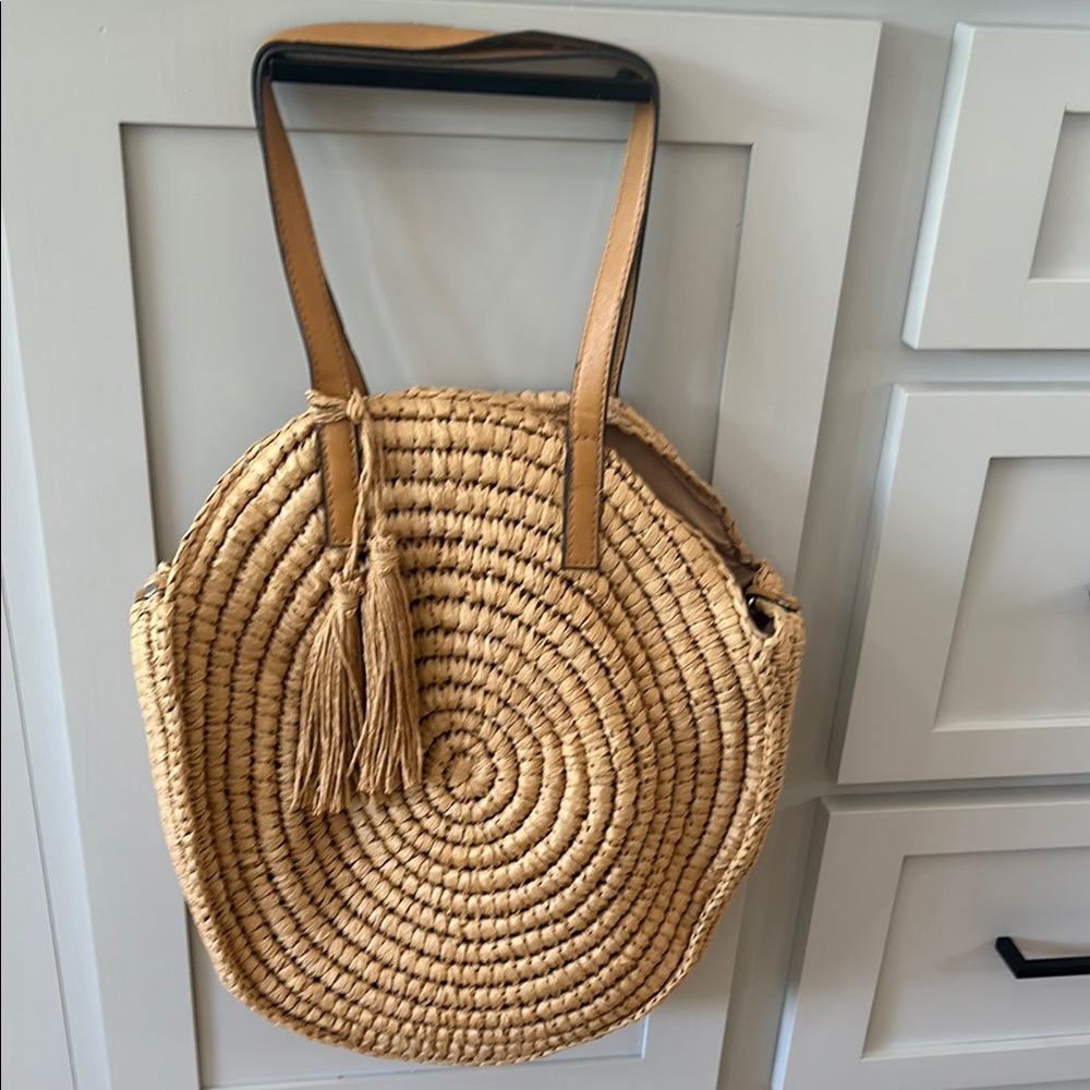 Straw Circle Tote Bag